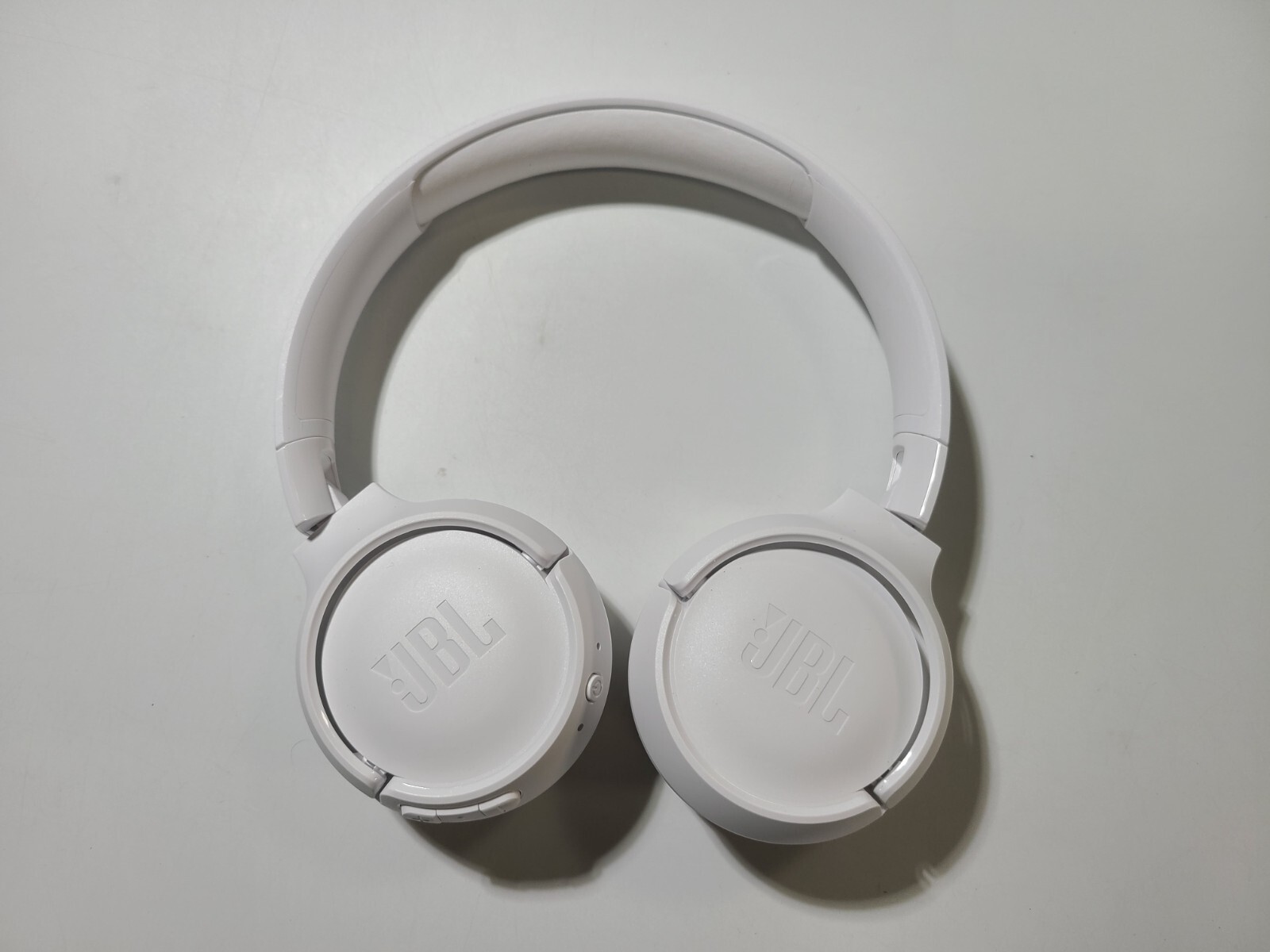 JBL (JBLT520BTWHTAM) Tune 520BT Wireless On-ear Headphones, White