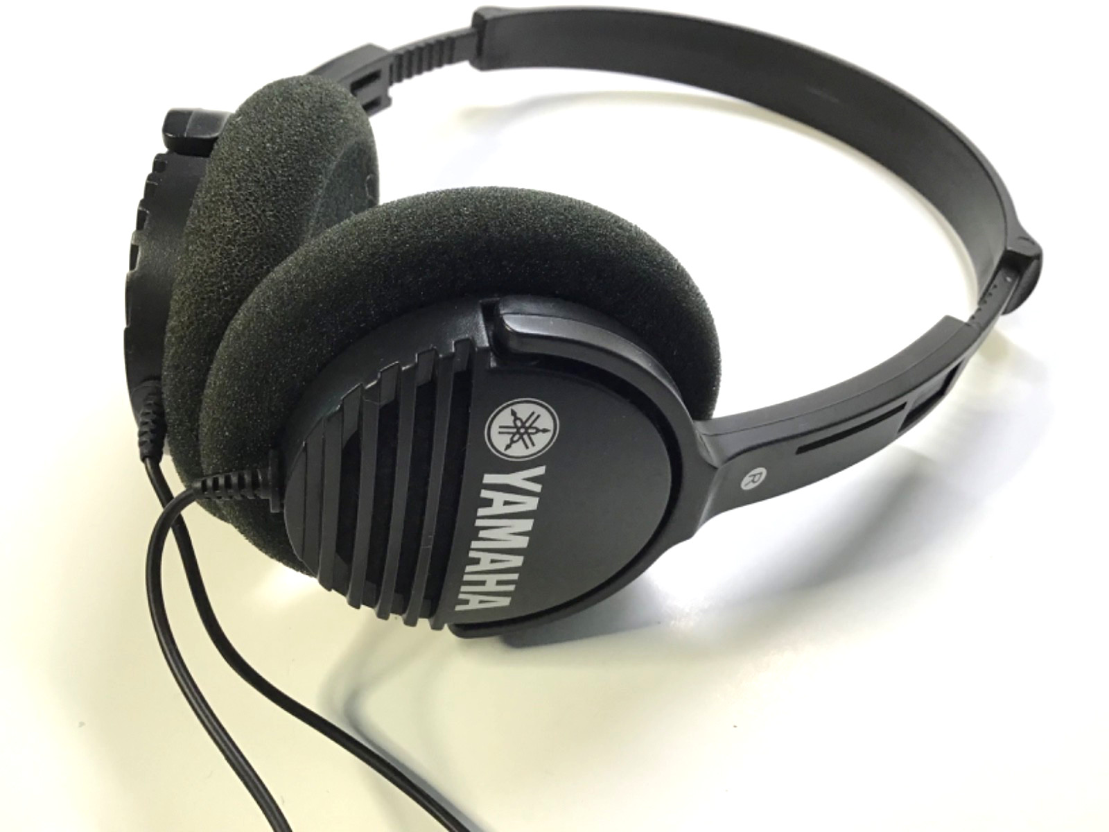 YAMAHA 1100 SERIES HEADBAND STYLE HEADPHONES WITH 3.5mm JACK & JACK ADAPTER