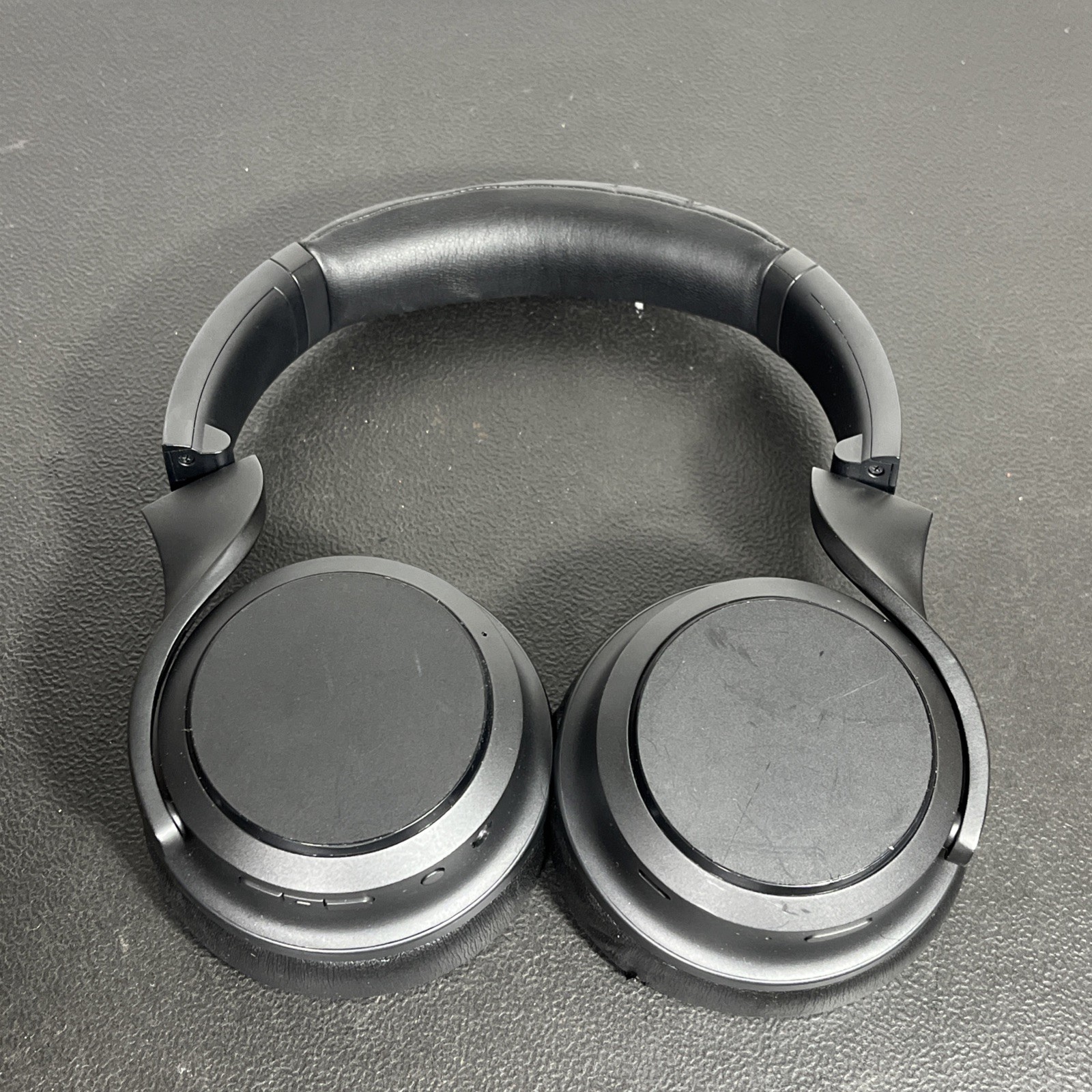 WYZE Noise Cancelling Wireless Over the Ear Bluetooth Headphones