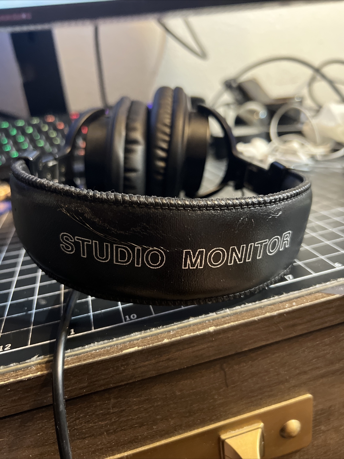 Sony MDR7506 Professional Large Diaphragm DJ PRO Headphone