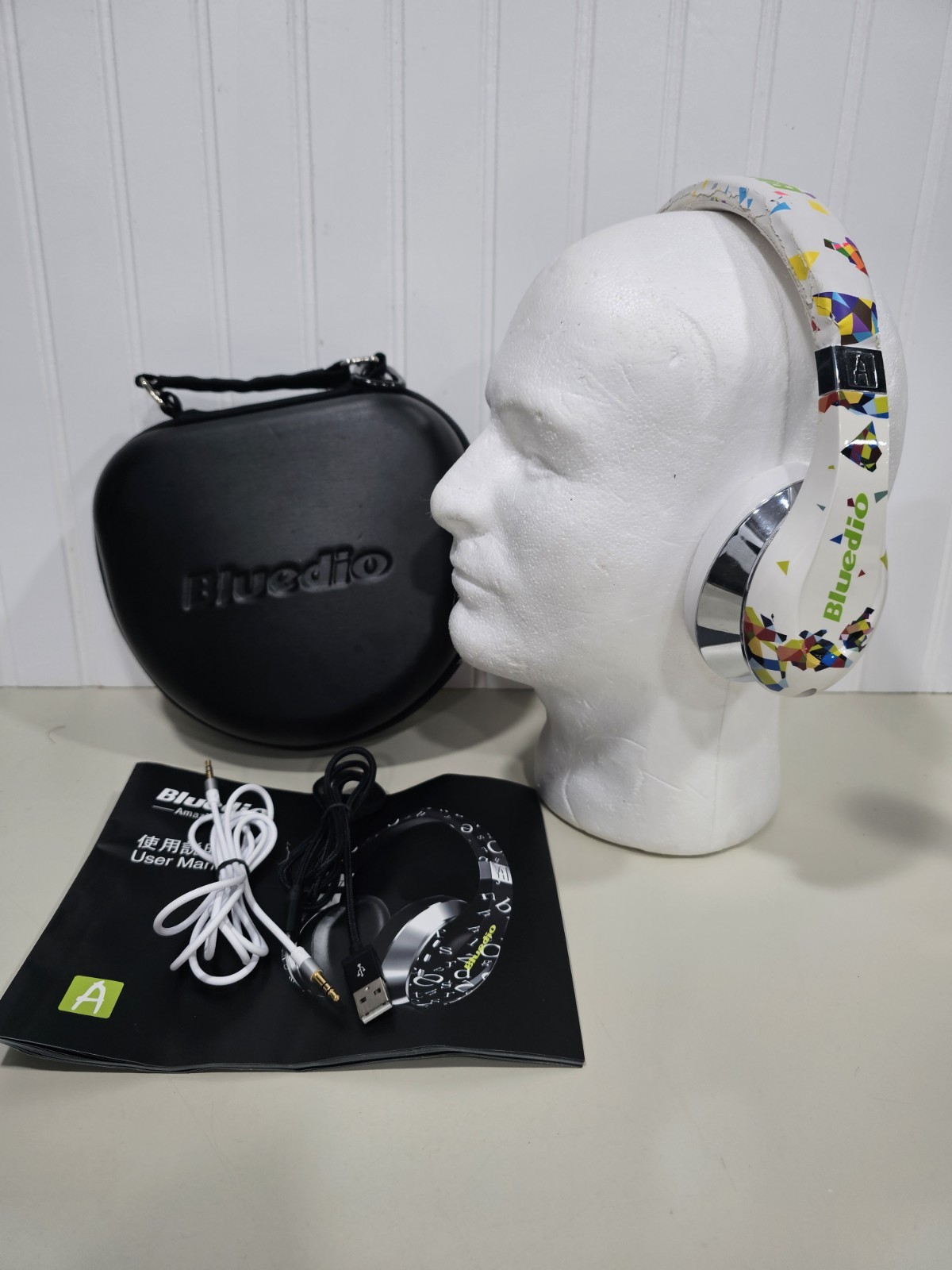 BLUEDIO A AIR BLUETOOTH BLANCO HEADPHONES Tested Working Read