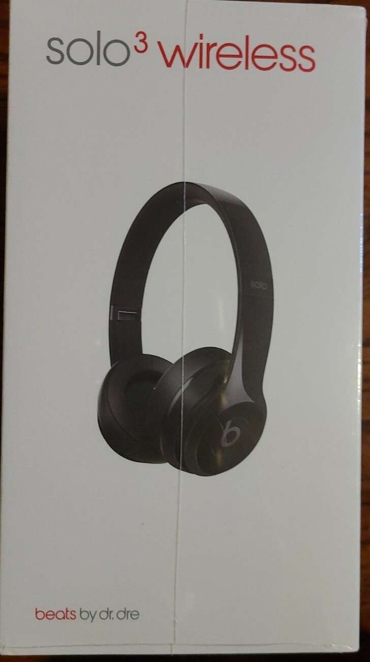 Beats by Dr. Dre Solo3 Over the Ear Headphone – Gloss Black