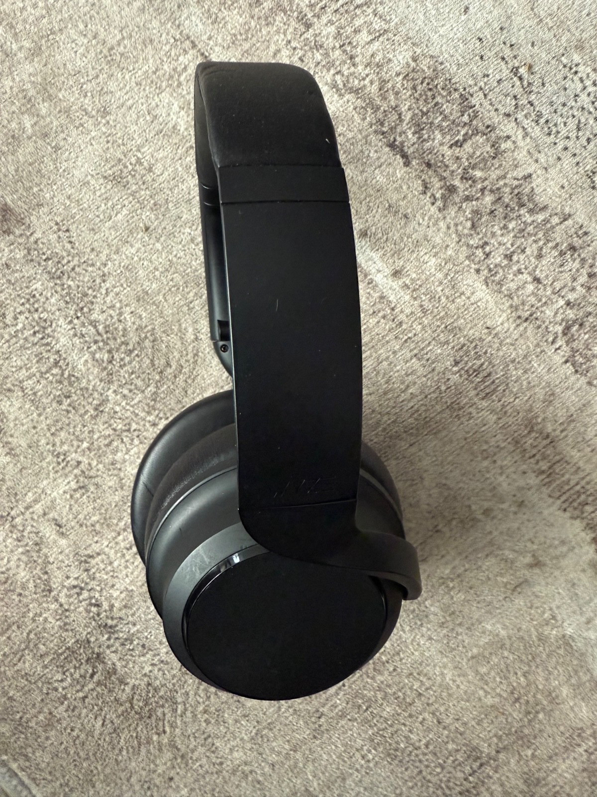 Wyze WNCH1 Wireless Noise-Cancelling Headphones Black 20-Hour Battery /Tested
