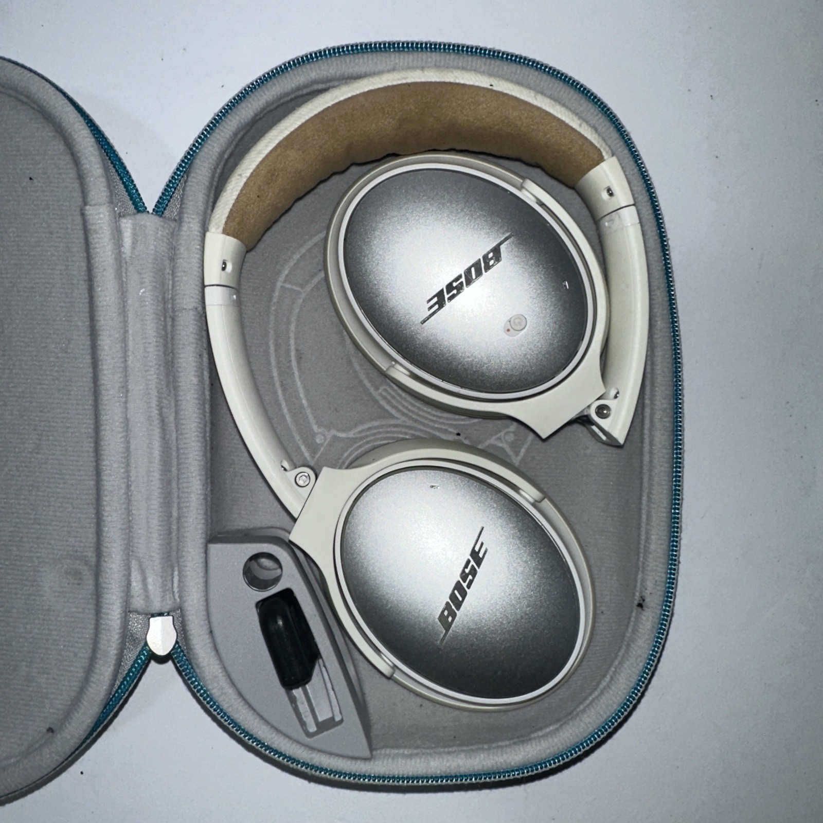 Bose QuietComfort QC25 White Noise Cancelling Tested Working (Needs pads)