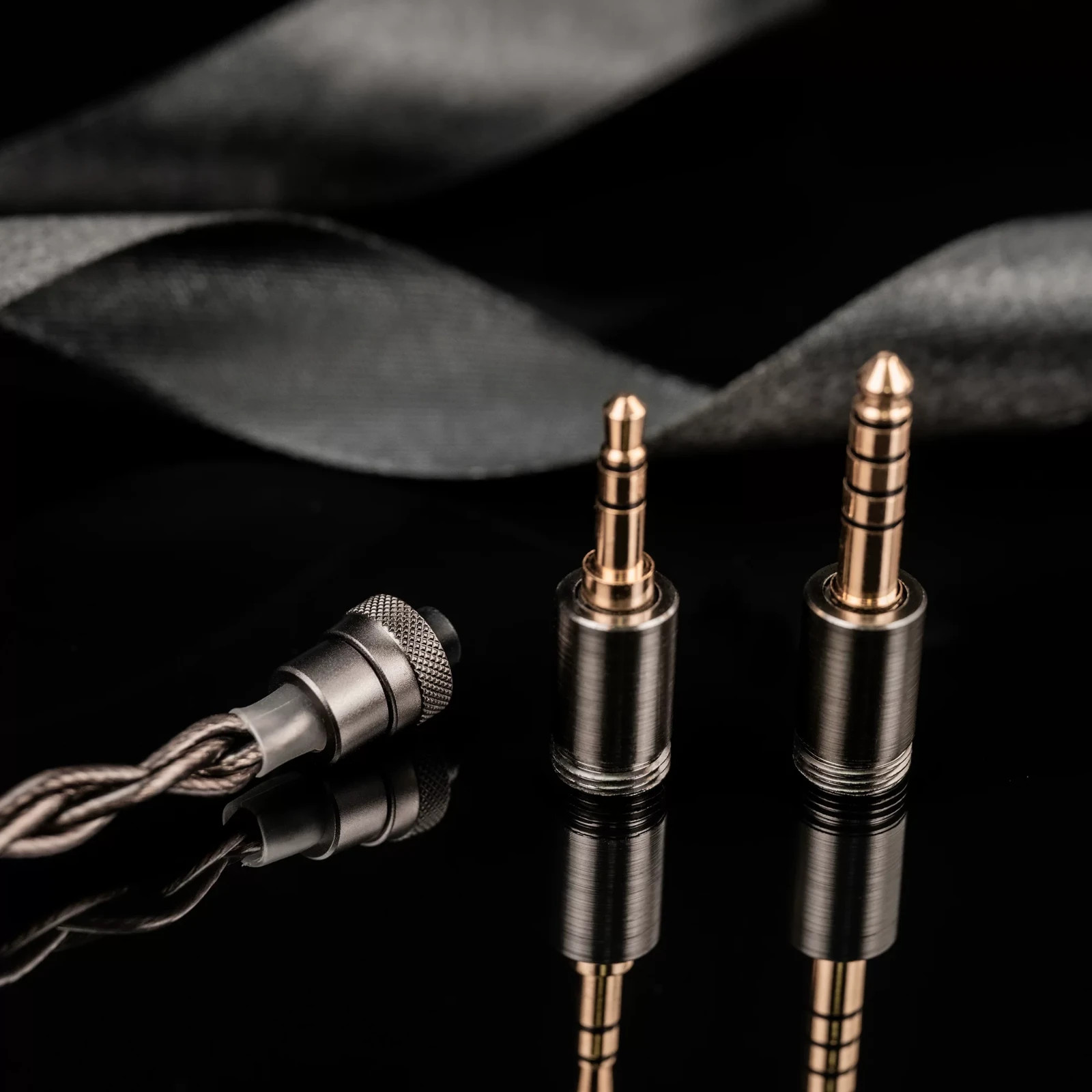 DUNU DN242 8 Driver Tribrid Earphone 2 Dynamic + 4 Balanced Armatures + 2 Planar