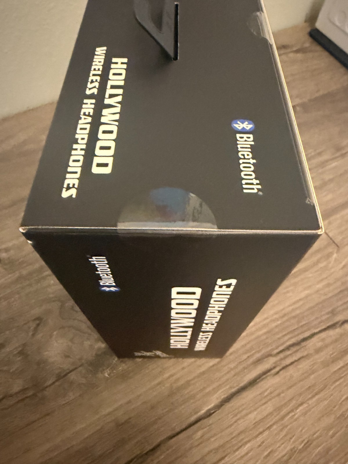 The Voice Hollywood Wireless Headphones Bluetooth Built In Microphone NEW in box