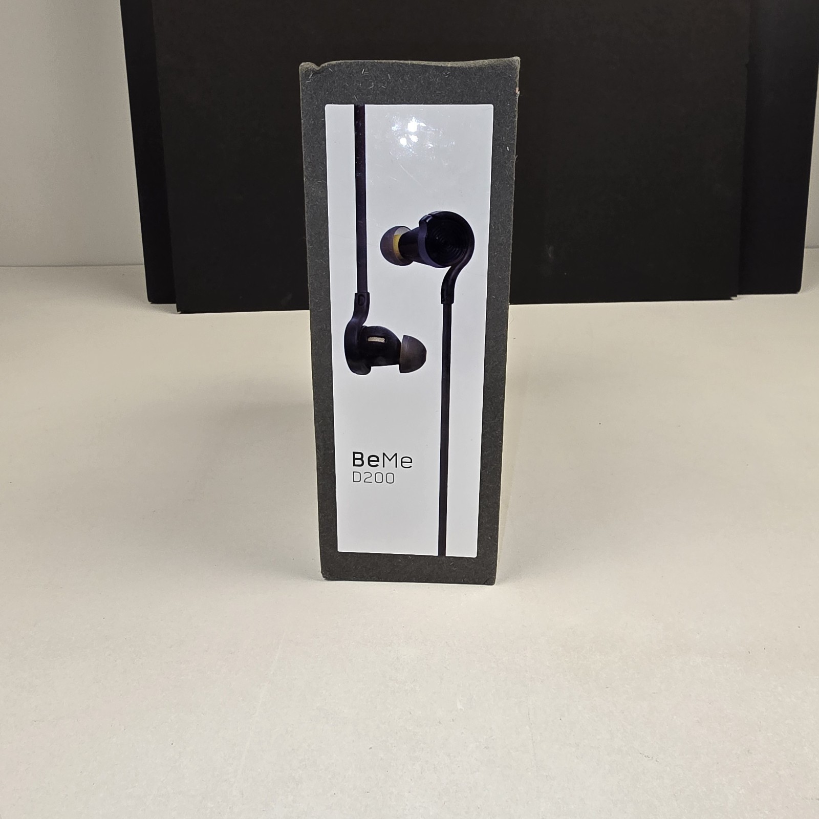 BeMe D200 by Beemunited Headphones. Black color. For iPhone NEW