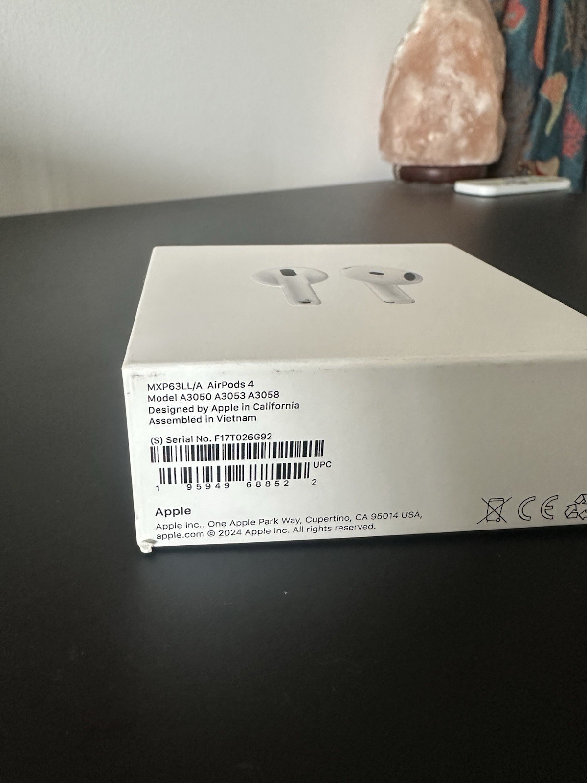 Apple AirPods 4 Bluetooth Earbuds w/Charging Case White- Never used