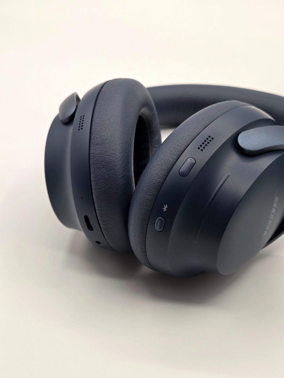 Bose QuietComfort Ultra Wireless Noise Cancelling Headphones Lunar Blue