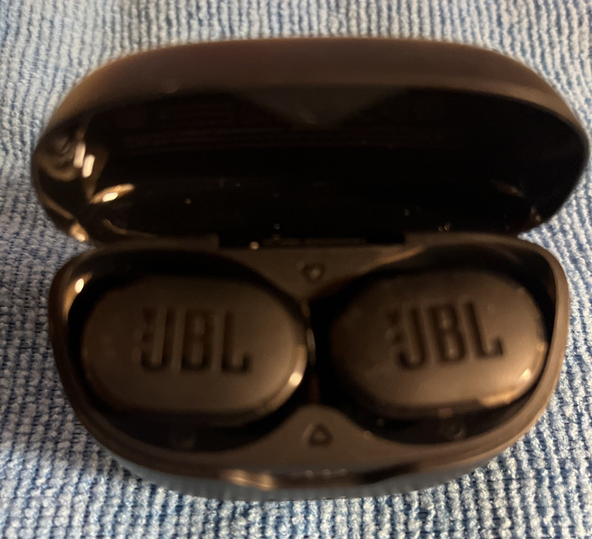 JBL Tune Buds True Wireless Earbuds – Black (JBLTBUDSBLKAM)