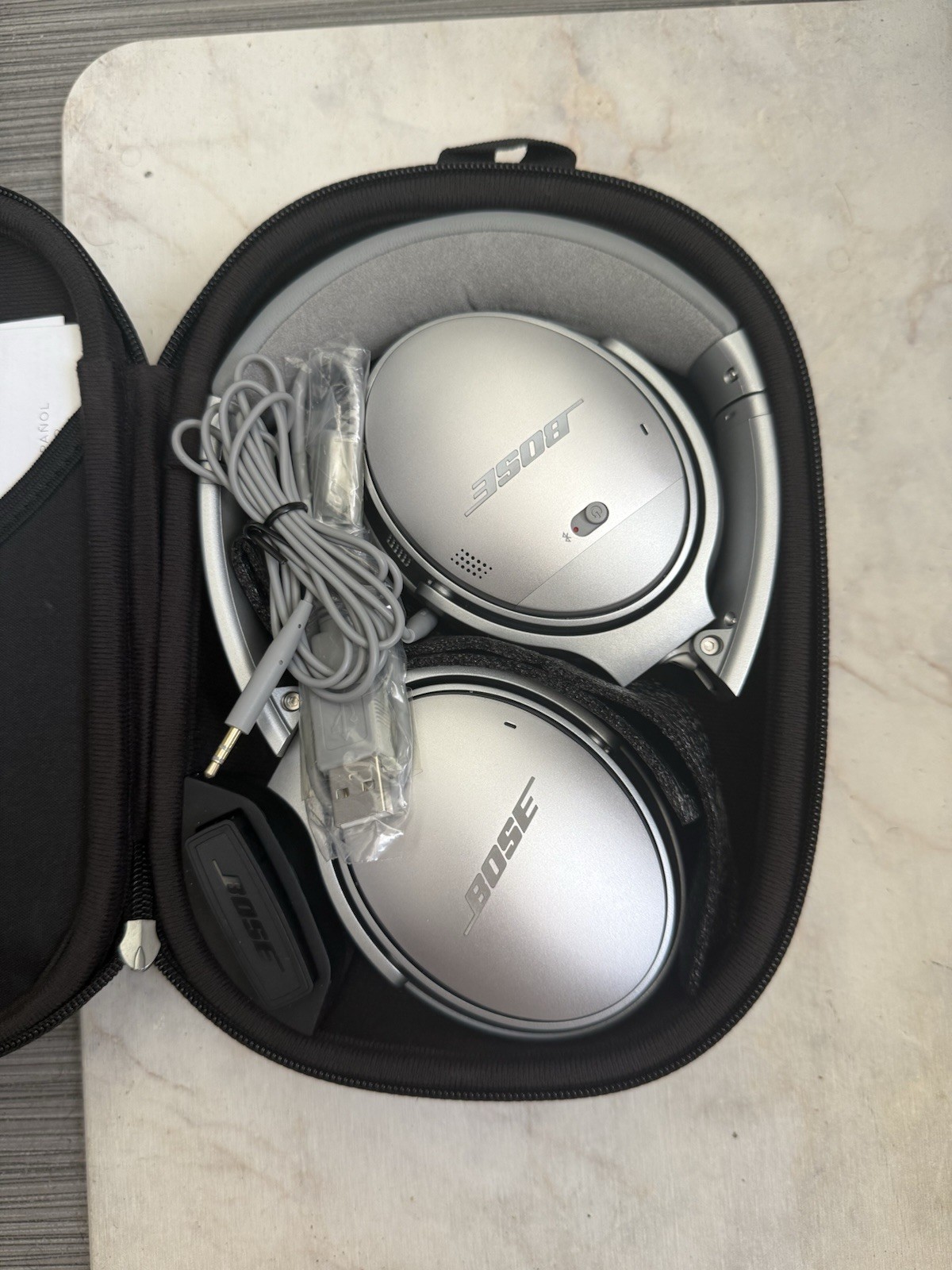 Bose QuietComfort 35 Noise Cancelling Bluetooth Headphones NWOB