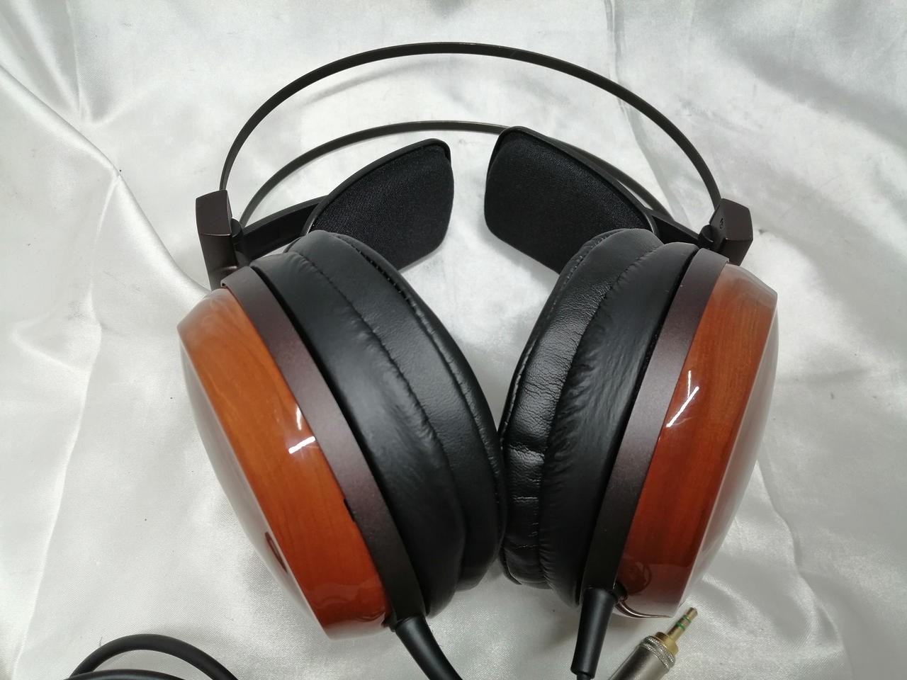 Audio-Technica W Series Sealed Headphones ATH-W1000X