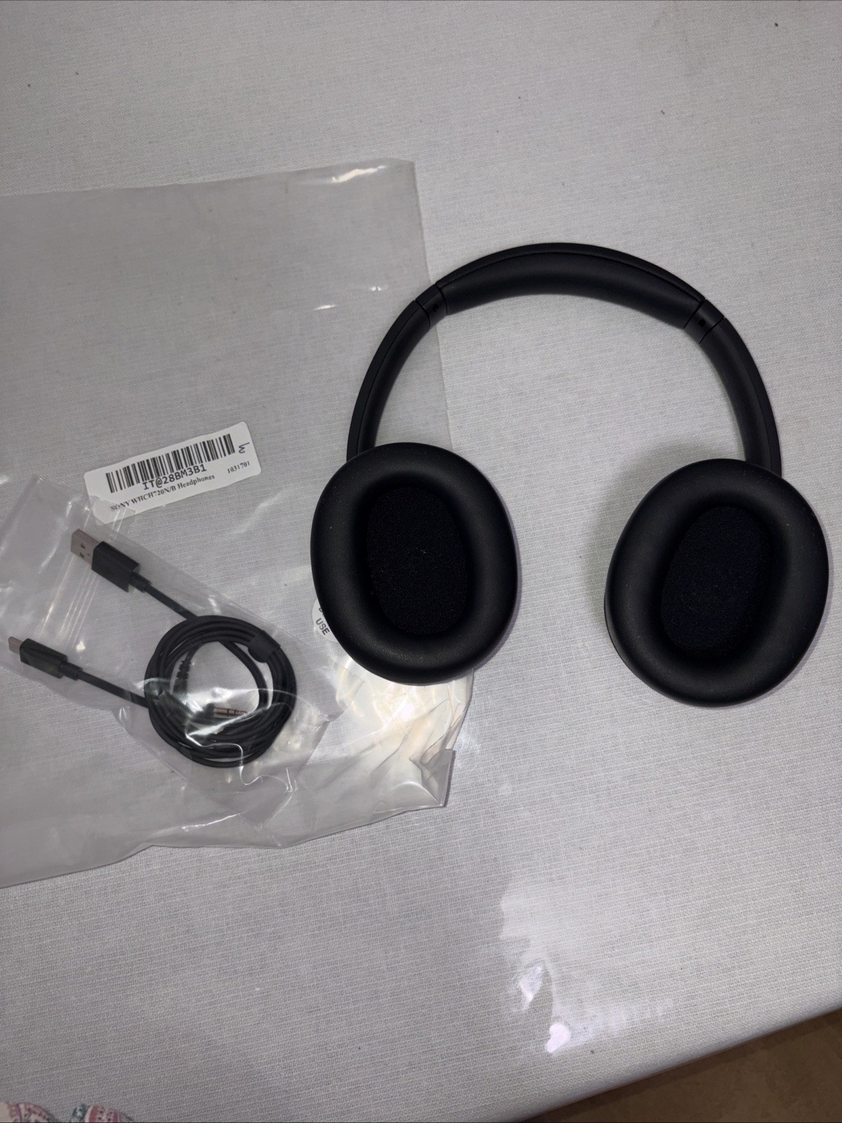 Sony WH-CH720N/B Wireless Noise-canceling Headphones – Black