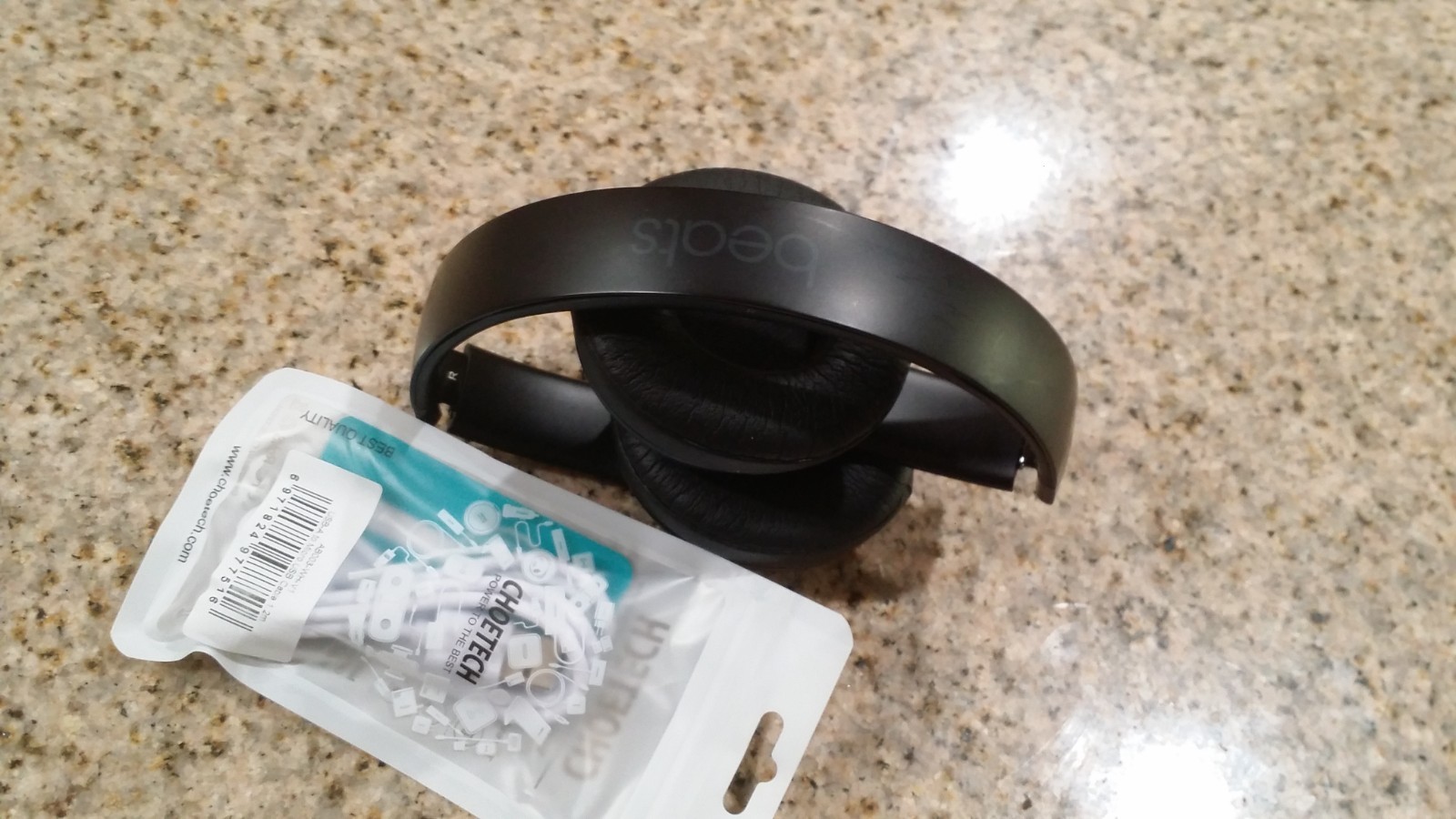 Beats by Dr. Dre Solo 3.0 Wireless Bluetooth On-Ear headphones Black
