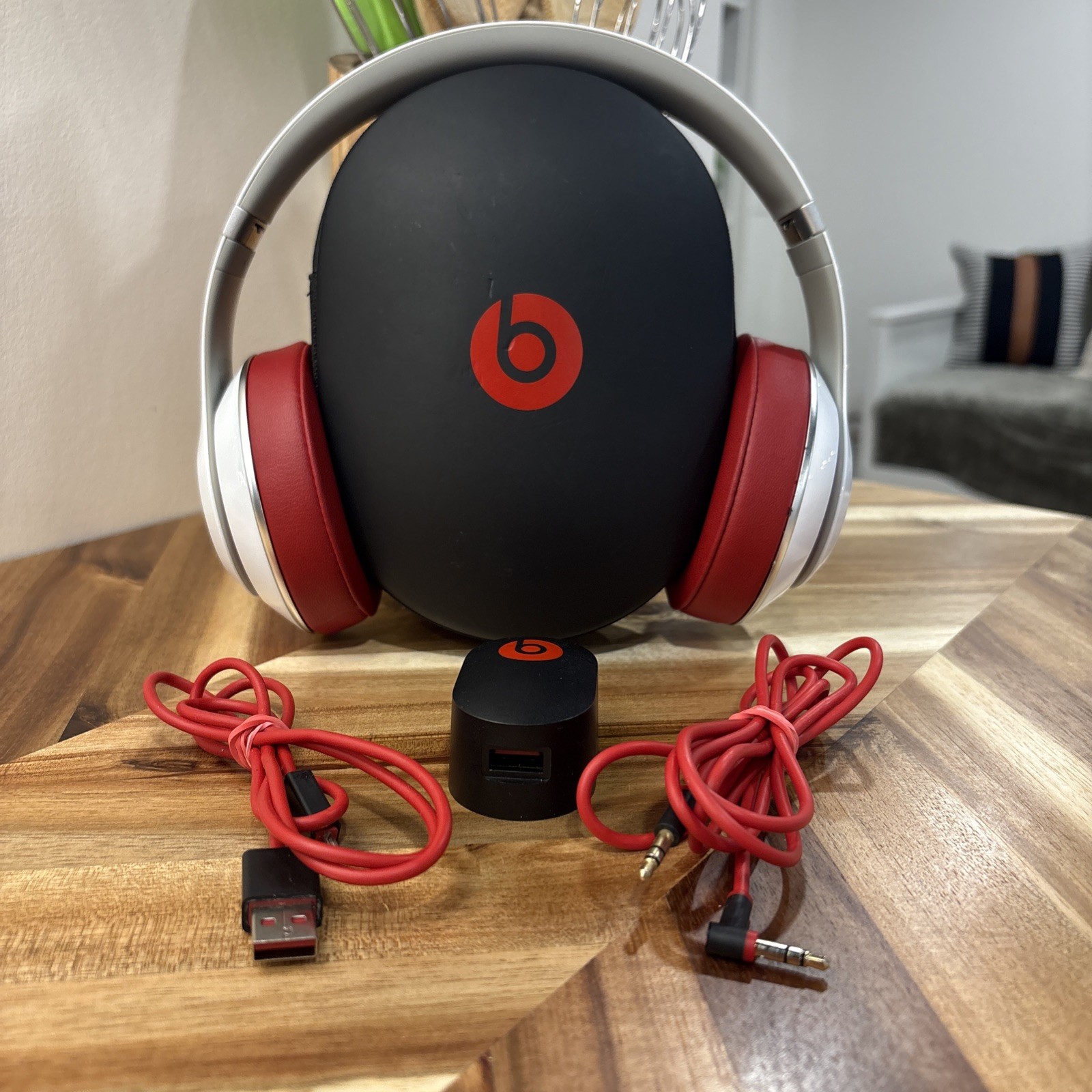 Beats by Dr. Dre Studio 2.0 White Red Over The Ear Wired Headphones Model B0500