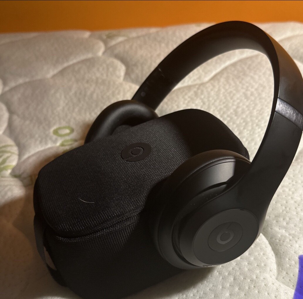 Beats by Dr. Dre Studio3 Over the Ear Wireless Headphones – Black