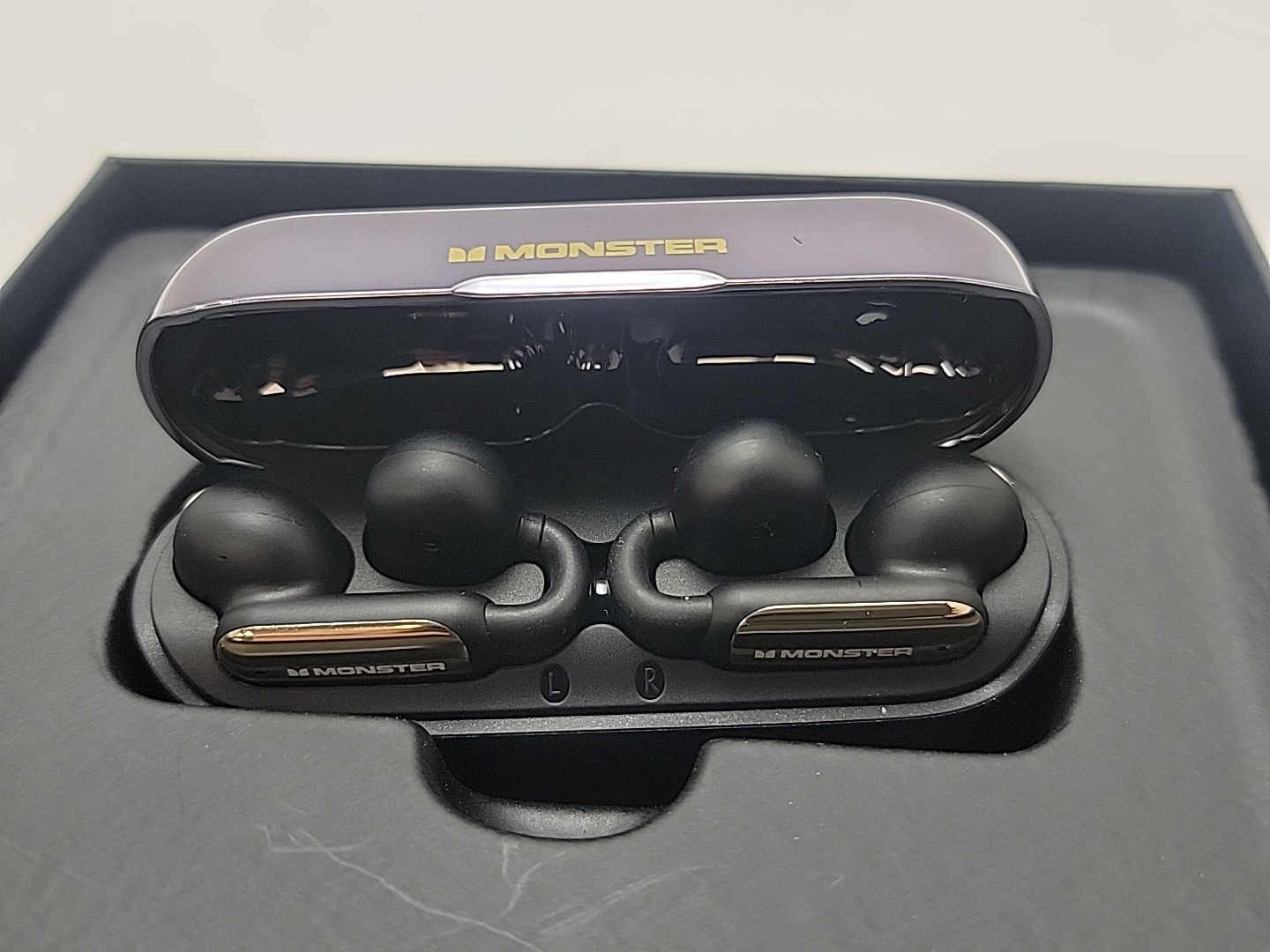 Monster Open Ac601 Air Conduction Bluetooth Headphones Water And Sweat Resistant