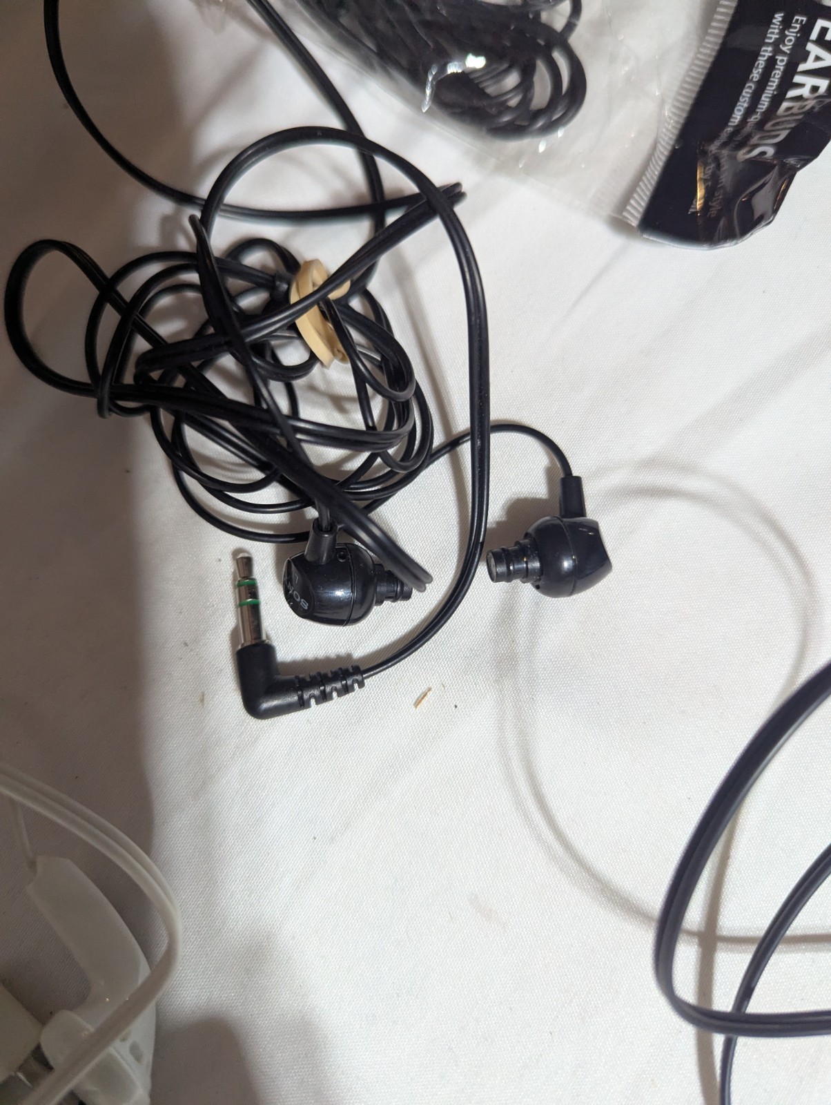 Bundle of 5 in ear earbuds headphones for Travel and Backup Free Shipping!!!