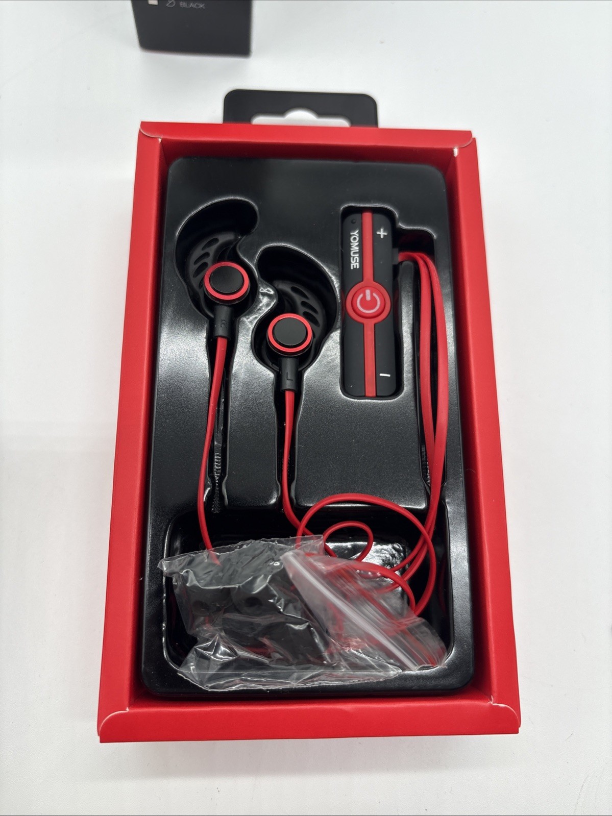 Yomuse R8 Magnetic Earphones Wireless Sport Grey/Black New In Box