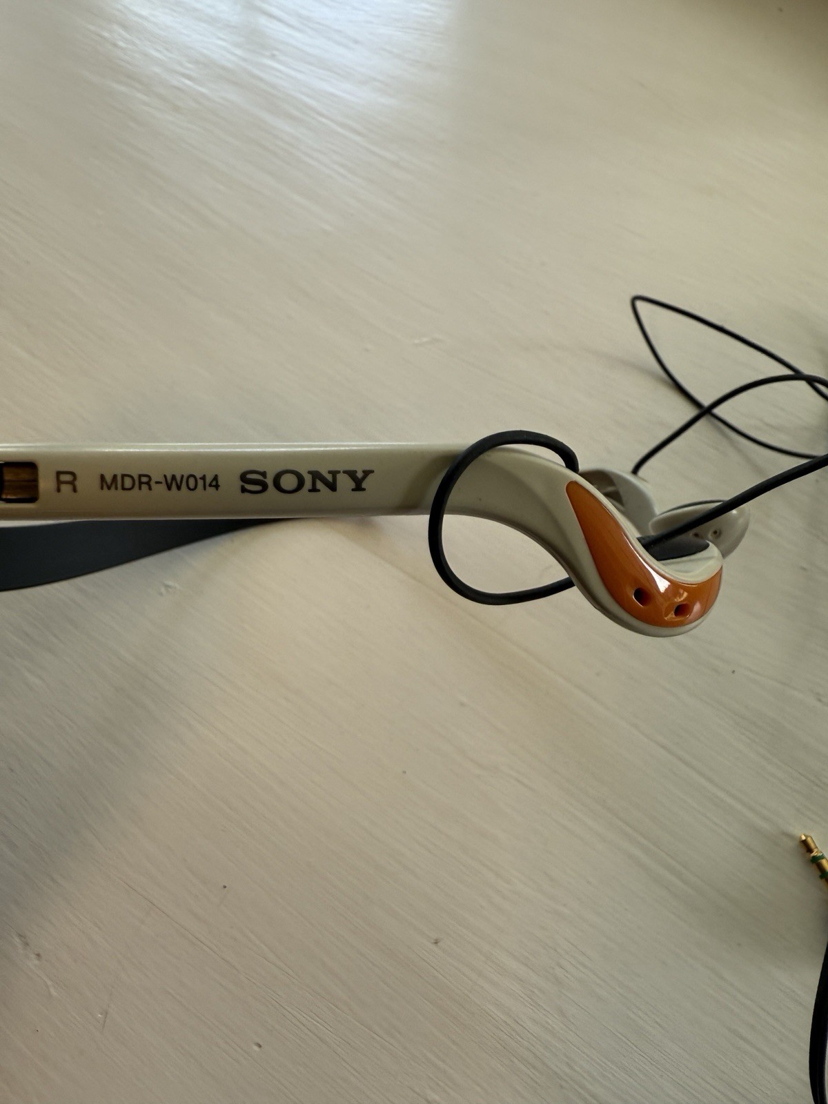 Sony MDR-W014 White Orange 3.5MM Jack In Ear Headphones Vintage