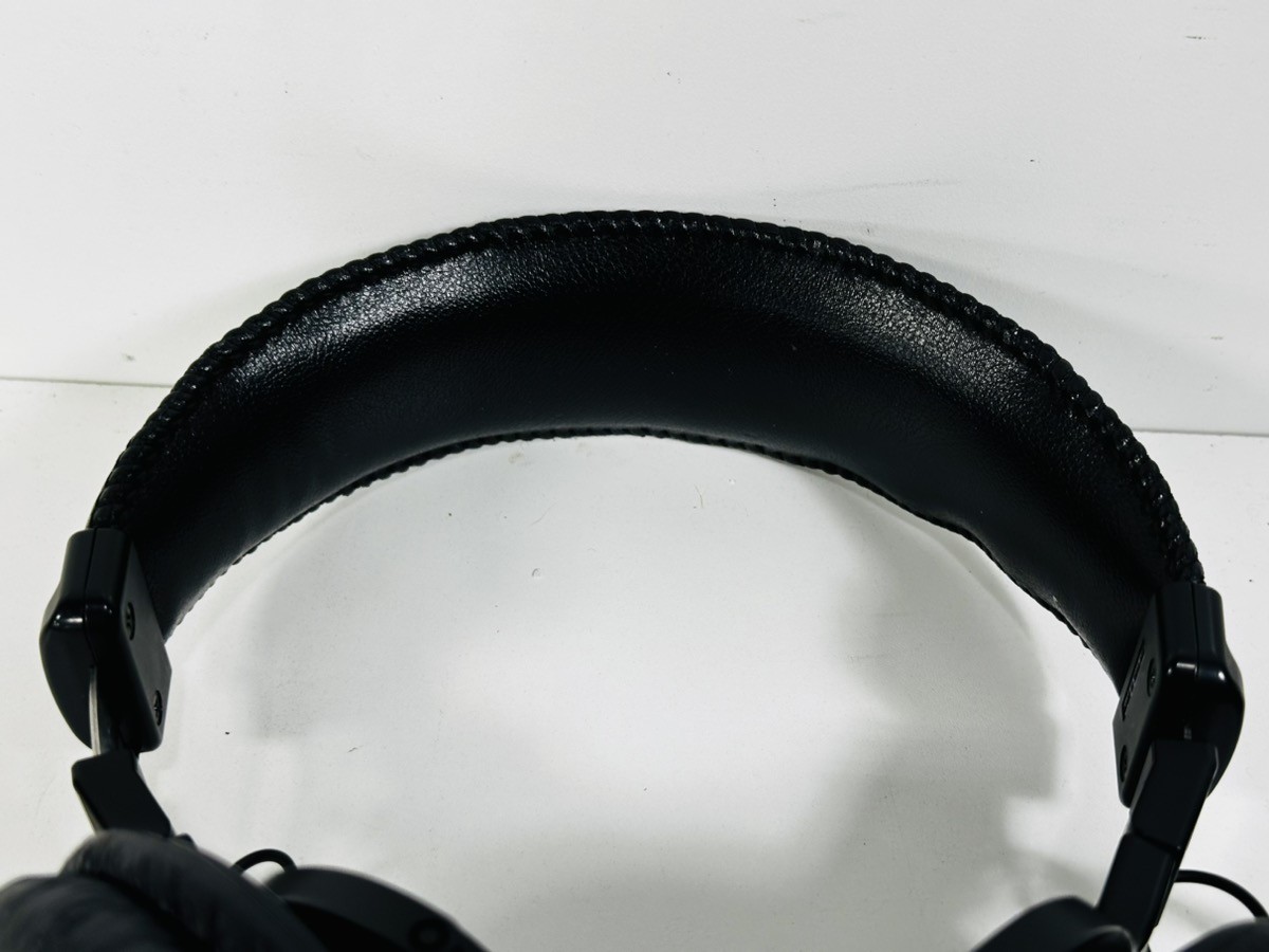 Sony MDR-7506 Closed-Back Professional Headphones (P03066230)
