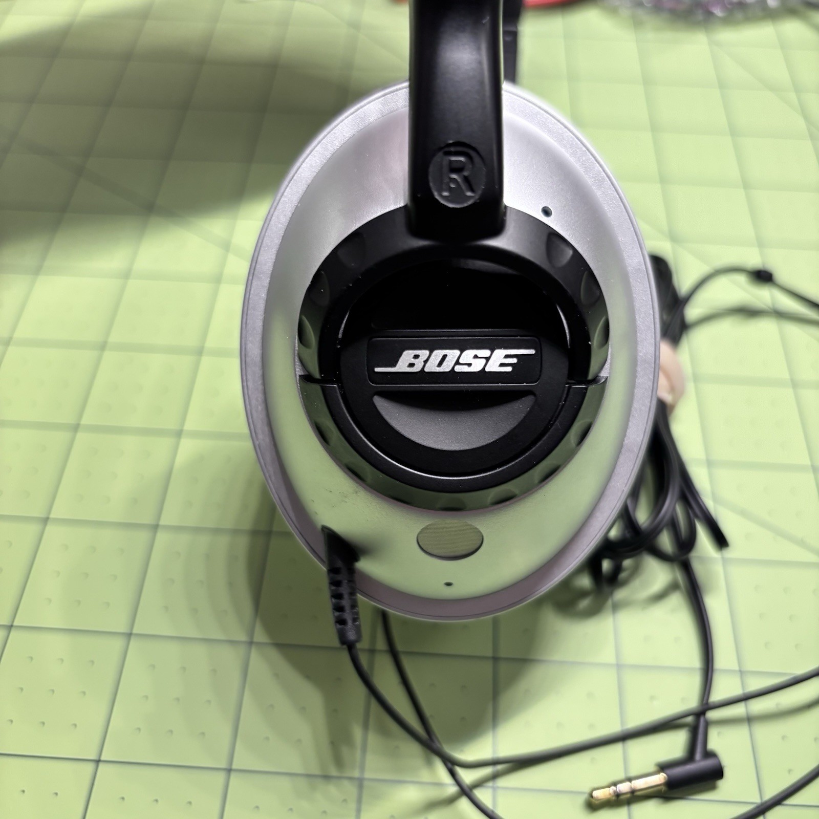 BOSE TP-1A Circumaural Headphones – Silver In Great Used Condition