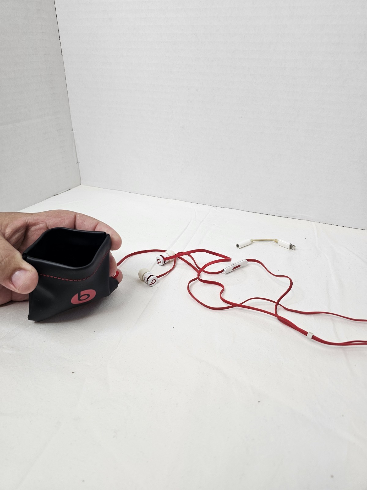 🖤Beats By Dr. Dre Urbeats 2.0 In Ear Headphone Buds White Red