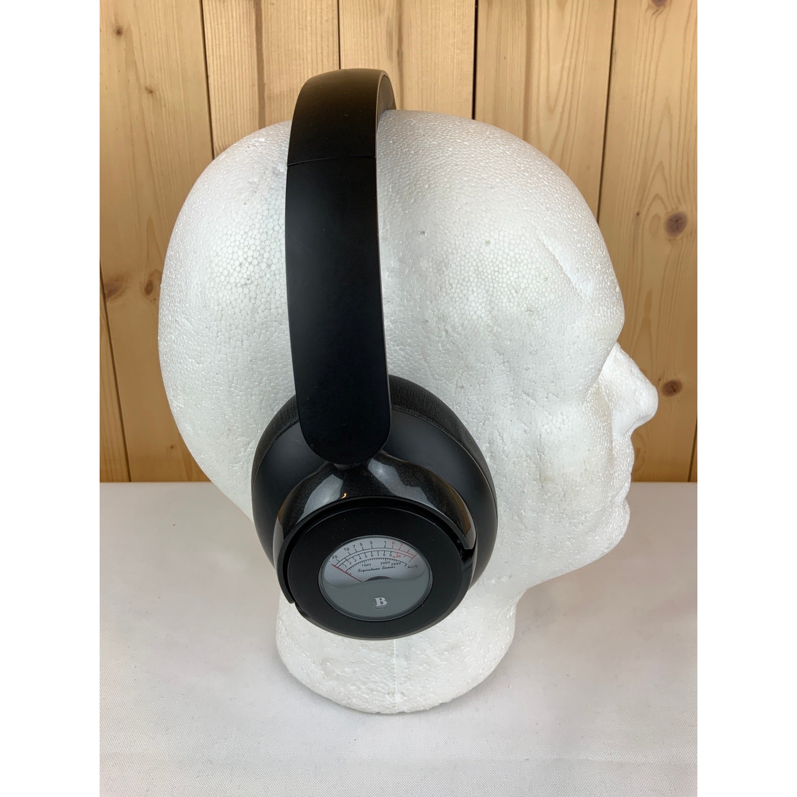 Brookstone Acoustic Pro Wireless Volt Metered Bluetooth