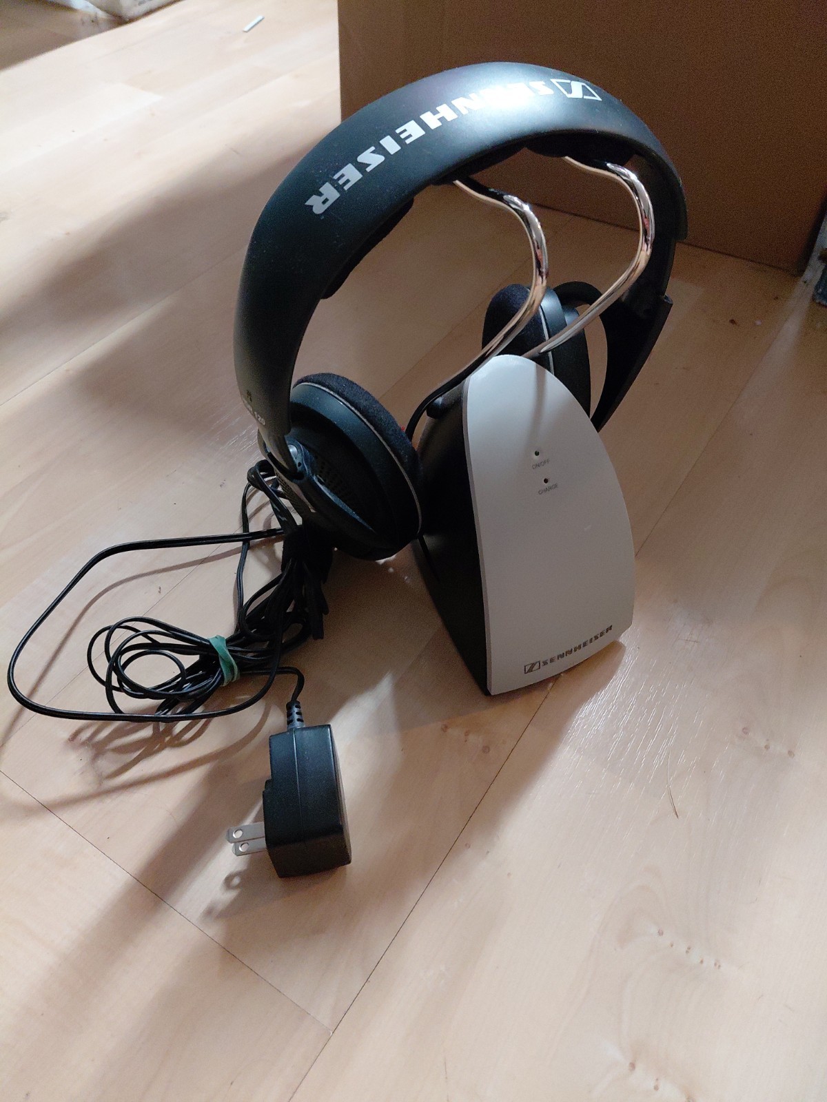 Sennheiser TR 120 Wireless Headphones HDR 120 Charging Stand Works