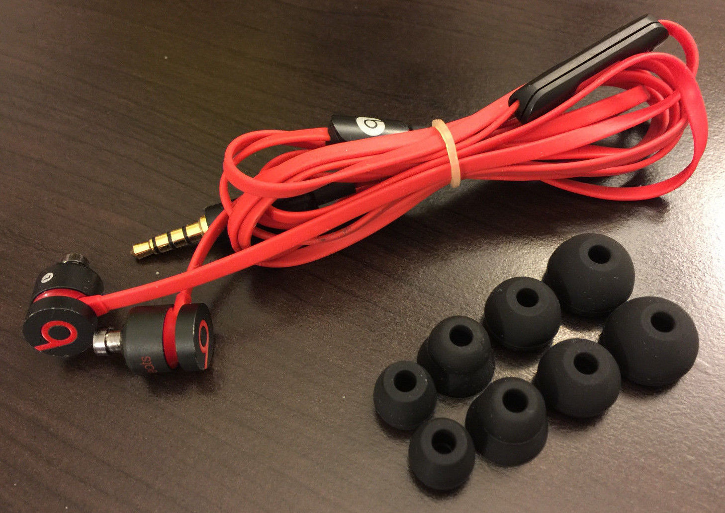 APPLE Beats by Dr. Dre urBeats In-Ear Only Headphones – Black -W/Serial Number