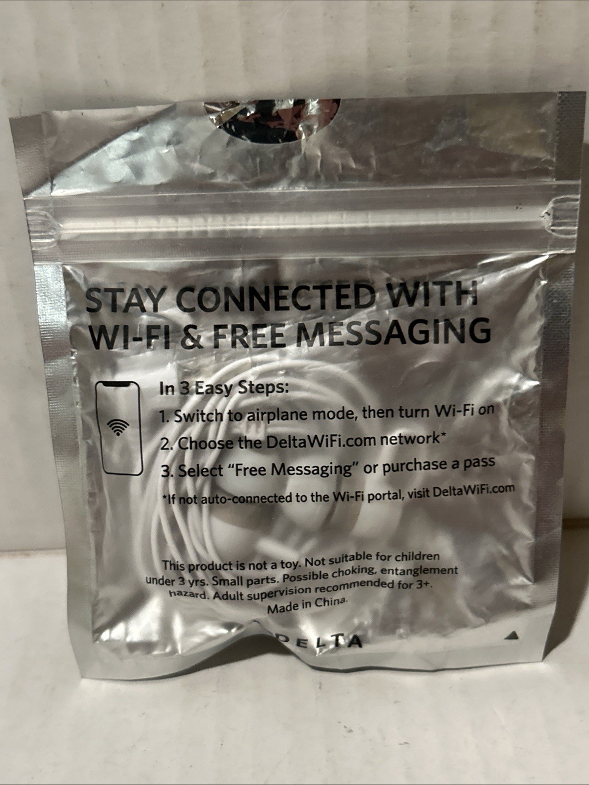 DELTA AIRLINES 2.5mm Jack TRS NEW UNOPENED Wired Earbuds Ear Buds Phone Airplane