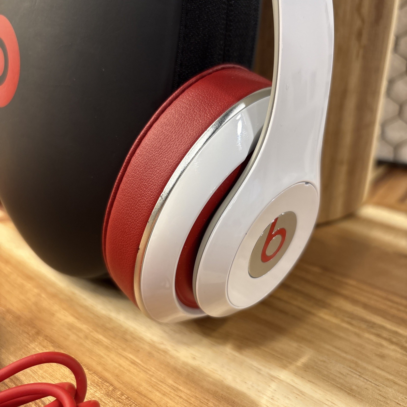 Beats by Dr. Dre Studio 2.0 White Red Over The Ear Wired Headphones Model B0500