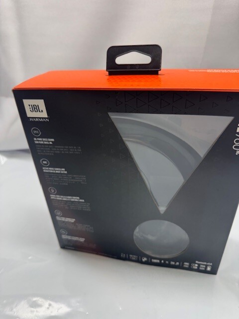 JBL TUNE 760NC Wireless On-Ear Noise Cancelling Headphones*New-Box Damage