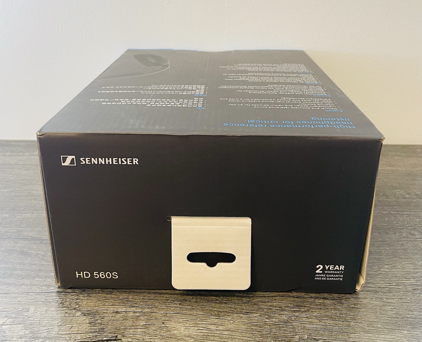 NEW Sennheiser HD560 S Over-The-Ear Audiophile Headphones Dynamic Open Type