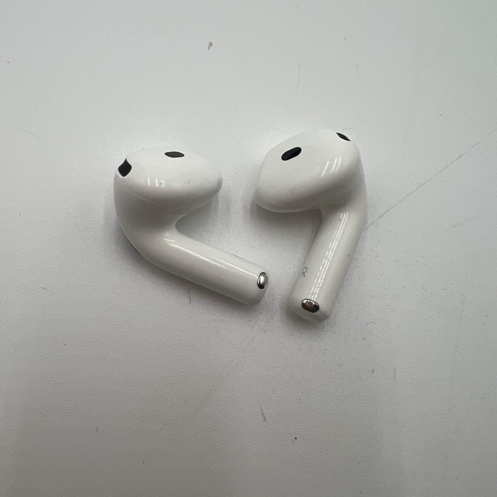 Apple AirPods 4th Gen Complete Set A3055 A3056 A3059 ANC White
