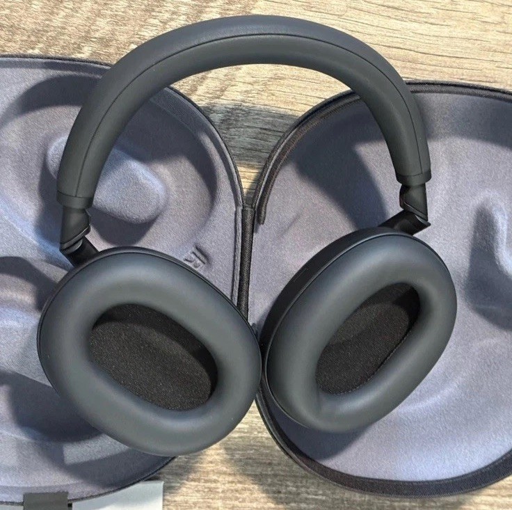 BRAND NEW Sony WH-1000XM6 Wireless Noise Canceling Headphones – Black
