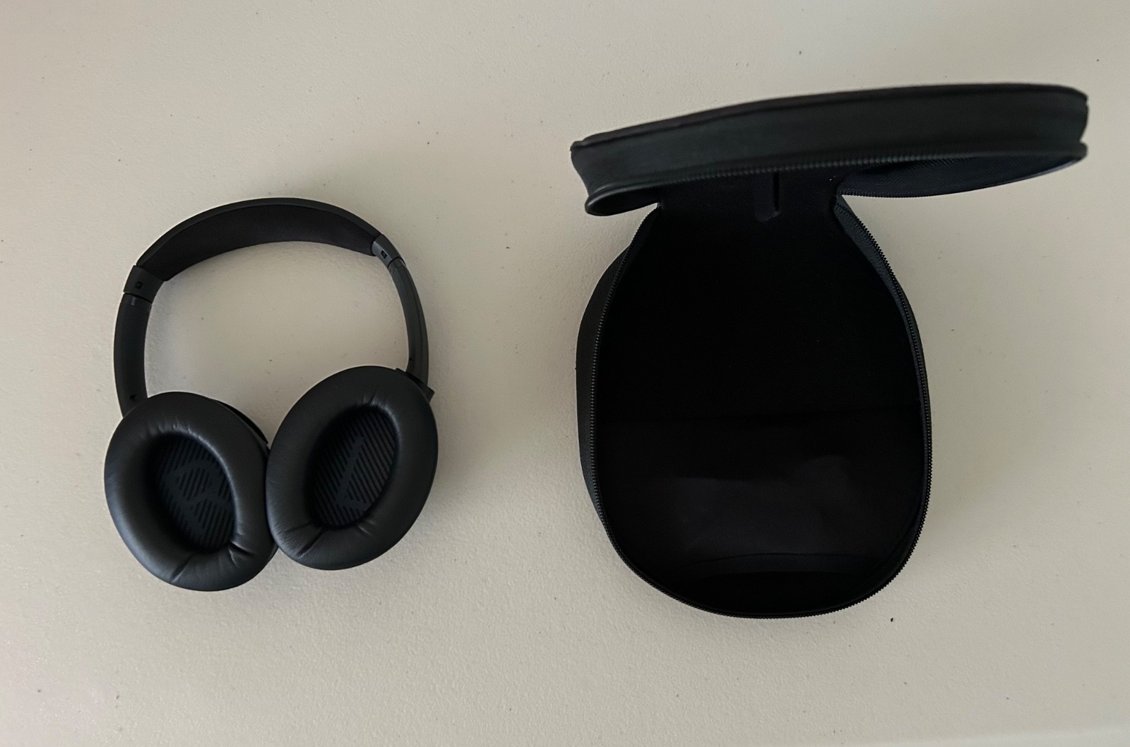 Bose QuietComfort 35 II Bluetooth Wireless Headphones – Black (789564-0010)