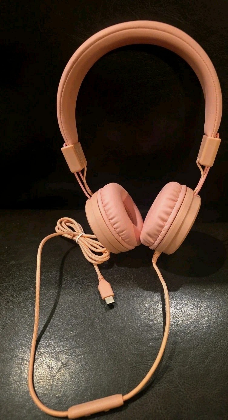 Bywulanda Kids Headphones w/ LED Lights – USB Type-C Wired – Pink – School
