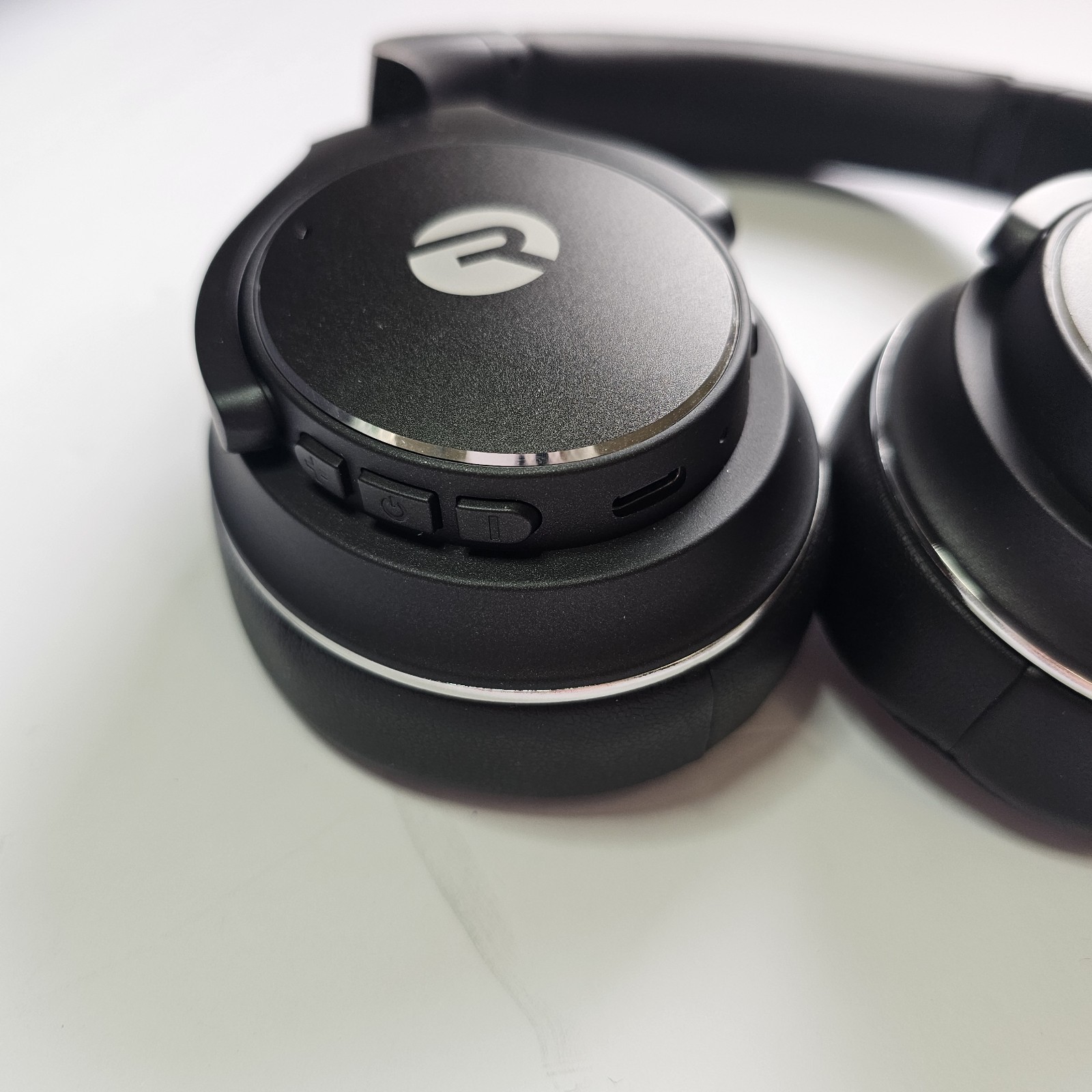 Raycon The Everyday RBH820 Black ANC Wireless Bluetooth Over Ear Headphones