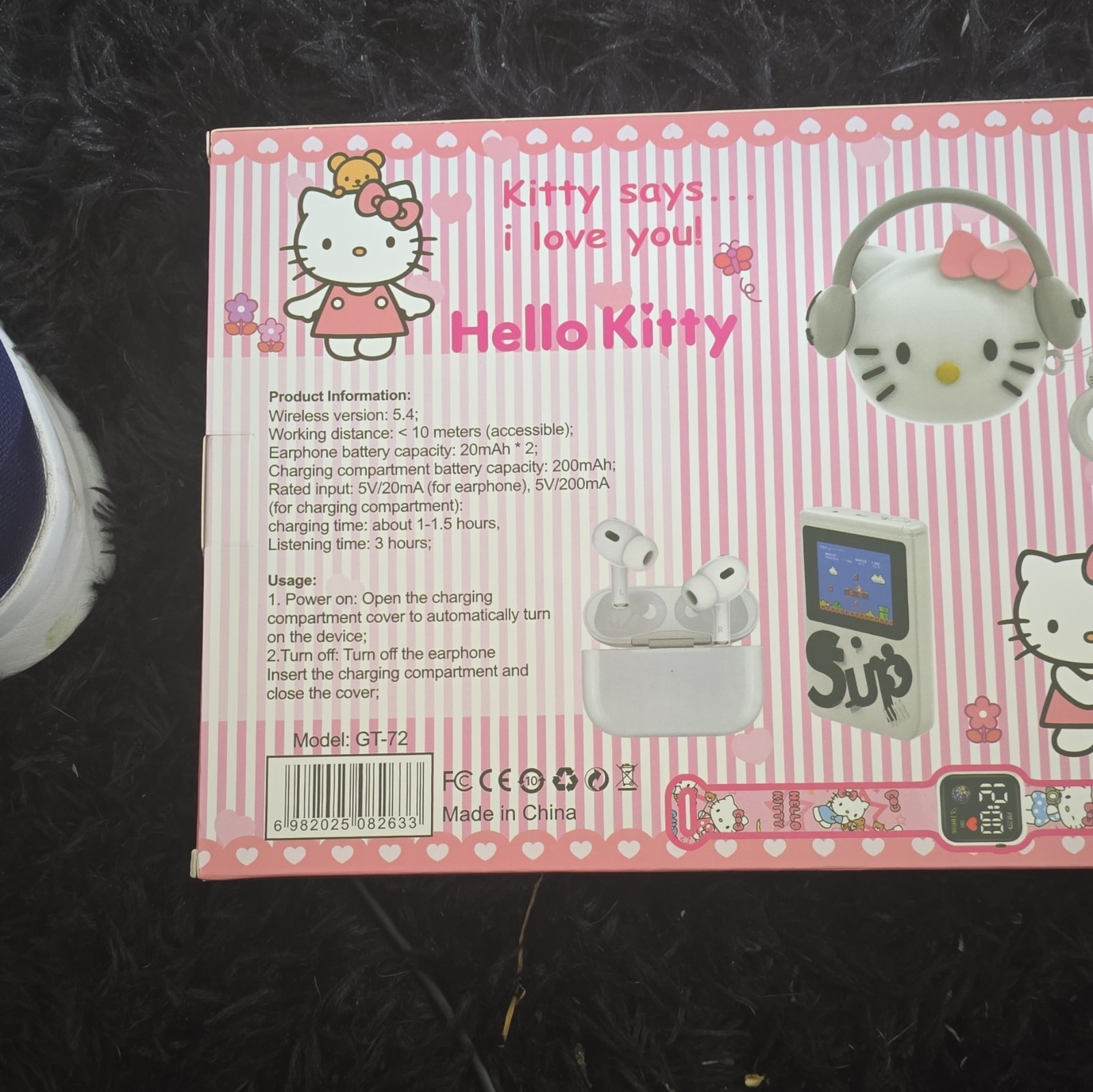Hello Kitty GT-72 Bluetooth Wireless In-Ear Earbuds 4-in-1 Gift Set Pink