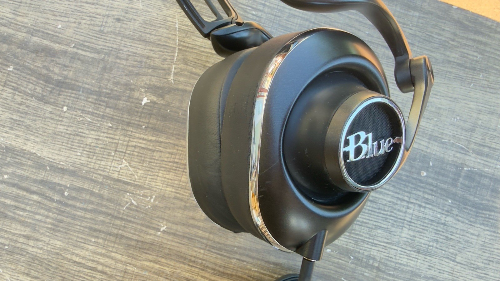 Blue LOLA Black Hi-Fi Headphones