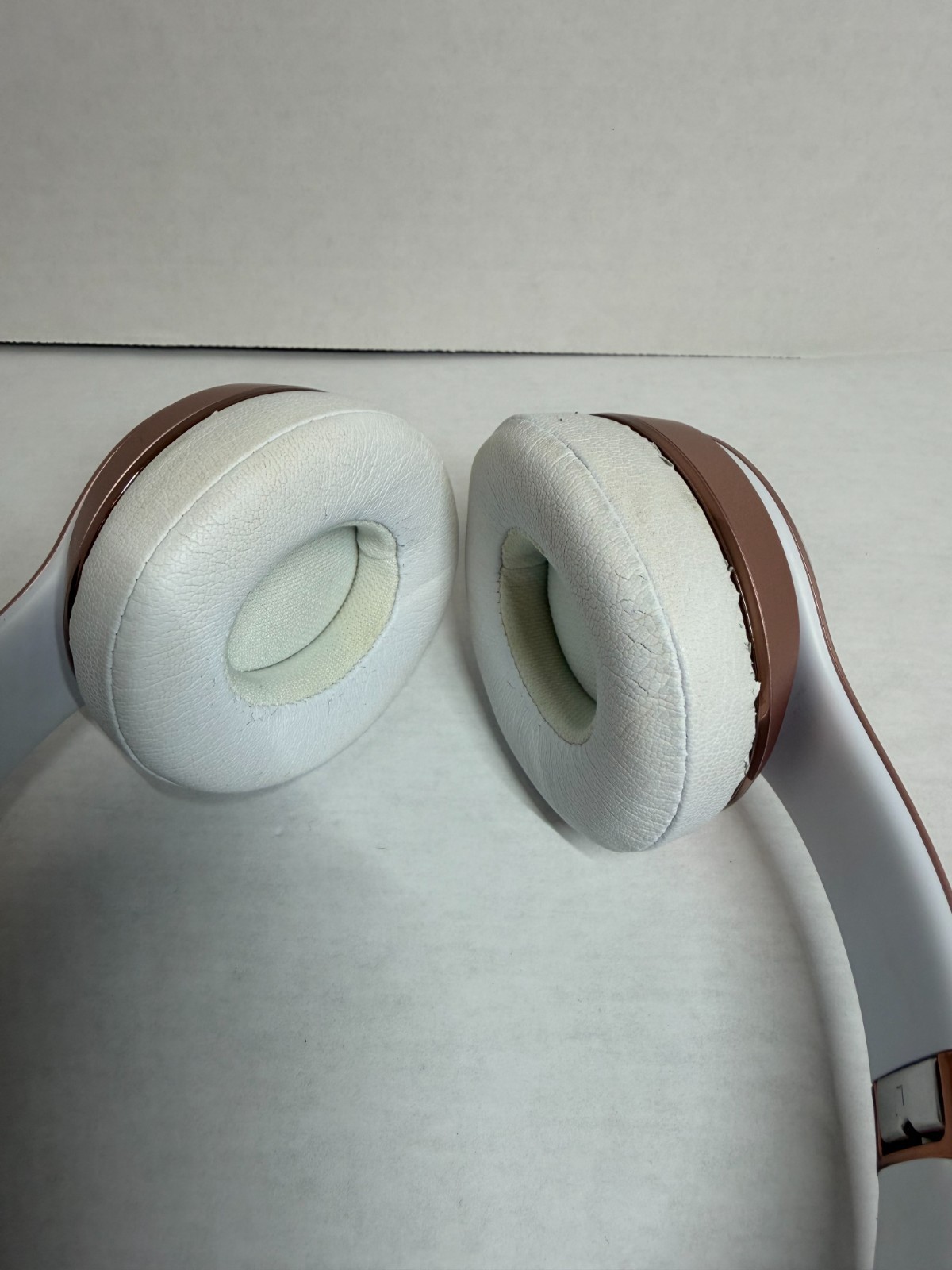 Beats by Dr. Dre Solo3 Wireless On the Ear Headphones – Rose Gold B8