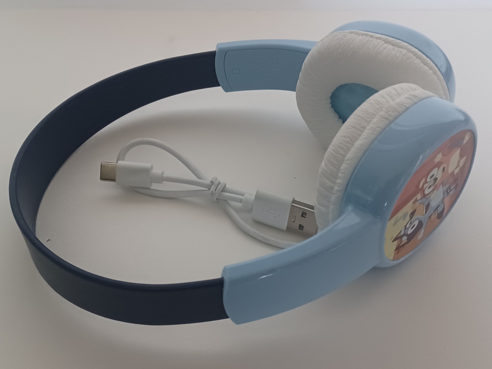Bluey Bluetooth Kid Safe Headphones, Built-in Mic, Rechargeable, Blue/White