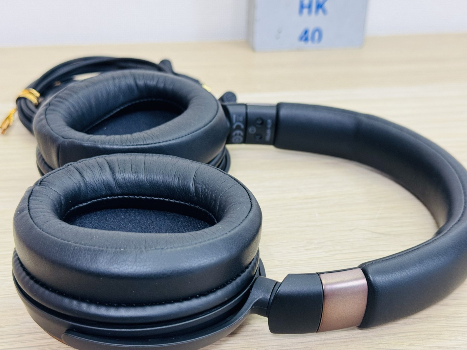 Audio-Technica ATH-WP900 Wooden Headphones 3.5mm 4.4mm Balanced A2DC Cables