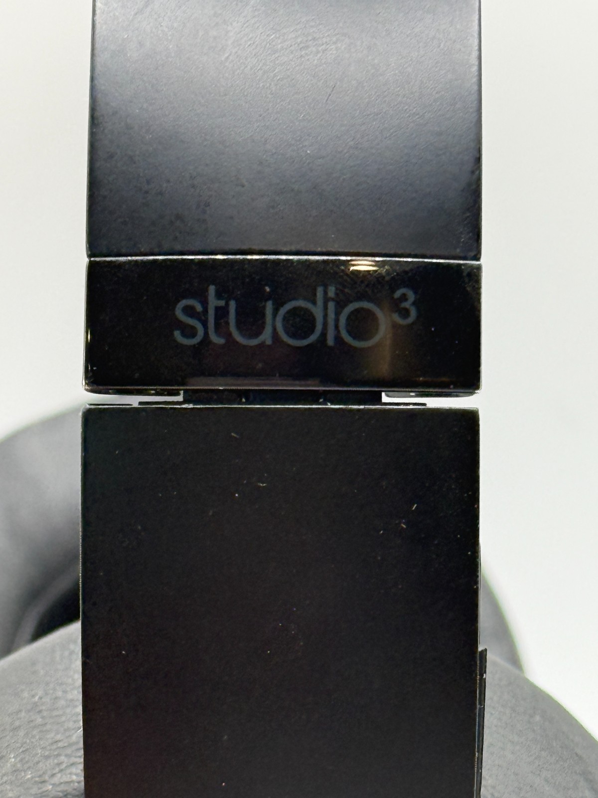 Beats Studio 3 Over the Ear Wireless Headphones – Black