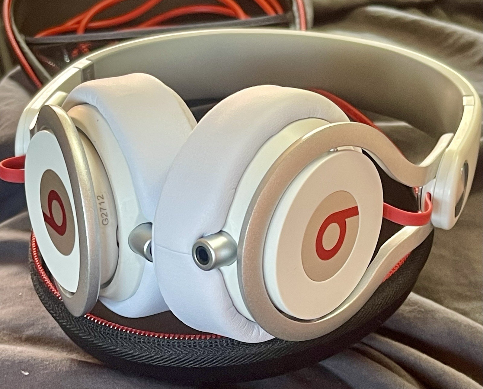 Beats Mixr Mixer Dj Professional Wired Headphones with Case White ⚪️ And ?
