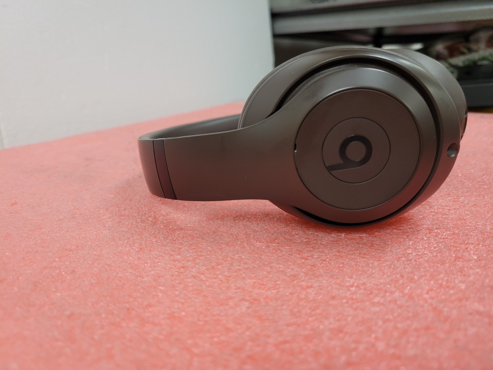 Beats Studio Pro Brown Wireless Bluetooth Headphones A2924 | O405