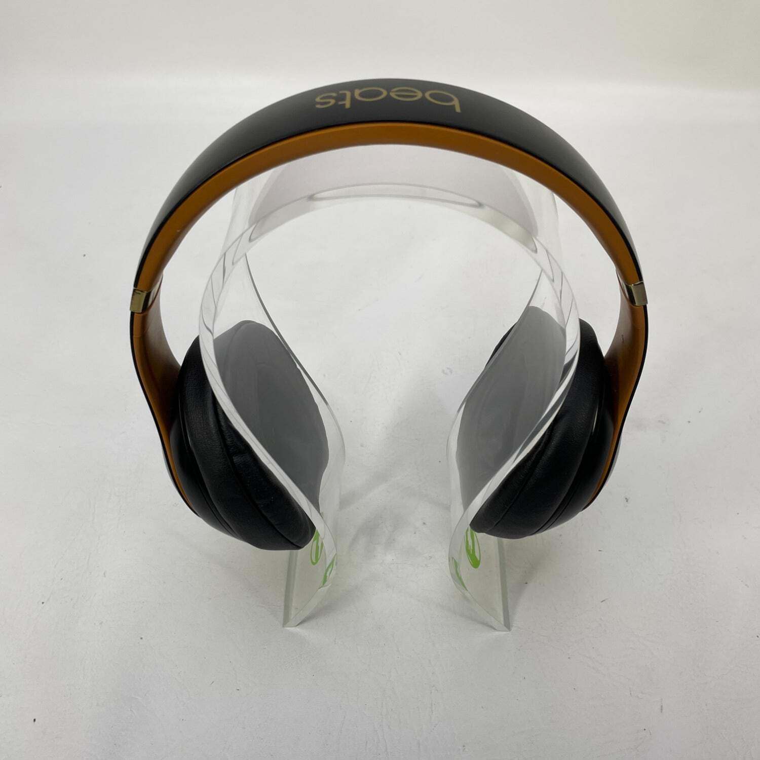 Beats Studio3 Wireless Headphones Black & Gold