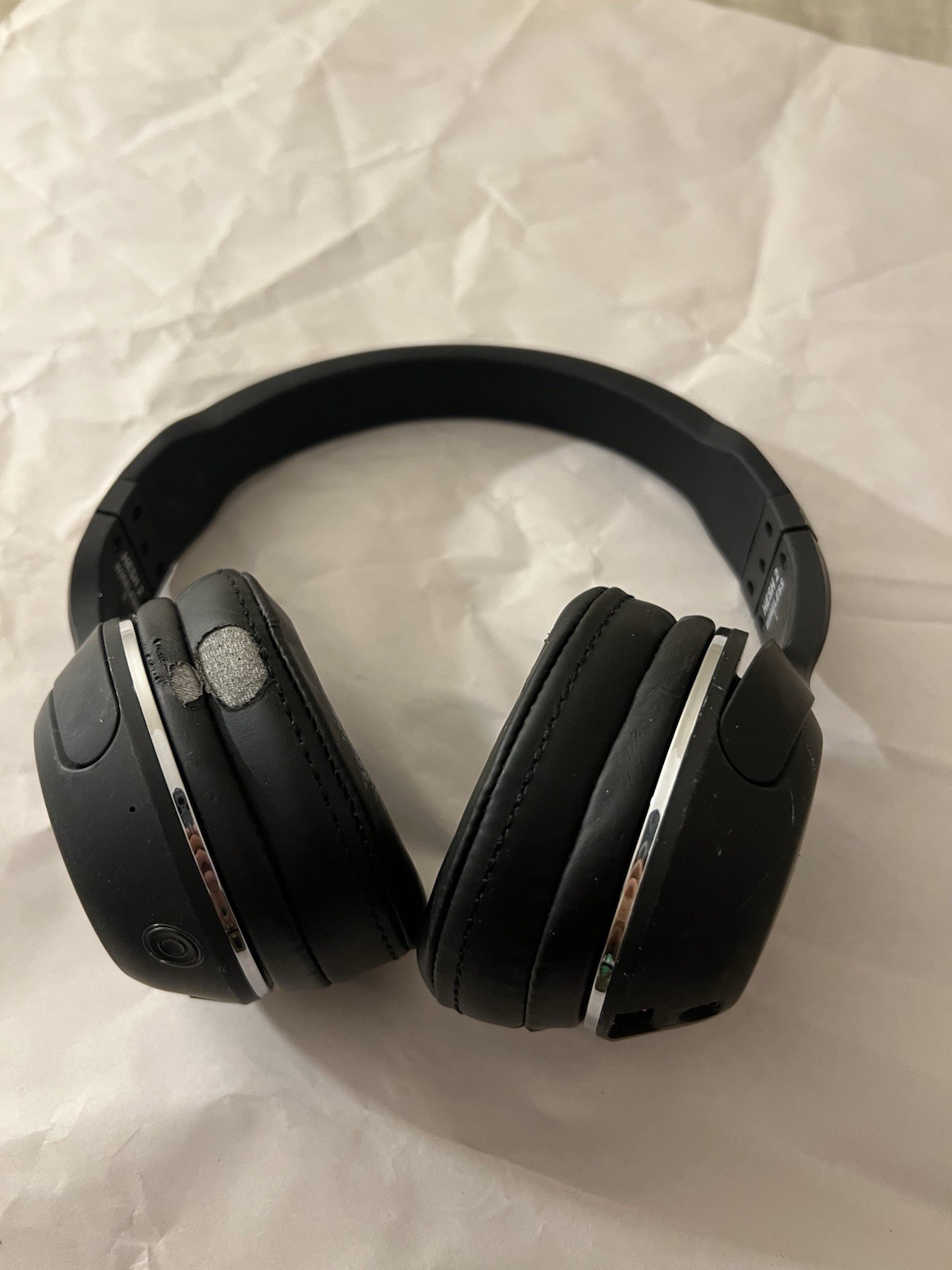 Skullcandy Hesh 2 On Ear Headphones – Black May Need Cushion Replaced