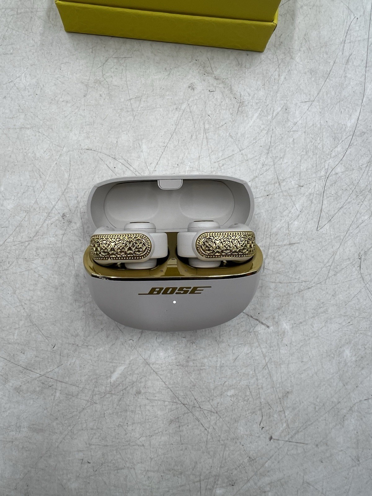 Bose x Kendra Scott Ultra Open Earbuds – Gold Filigree
